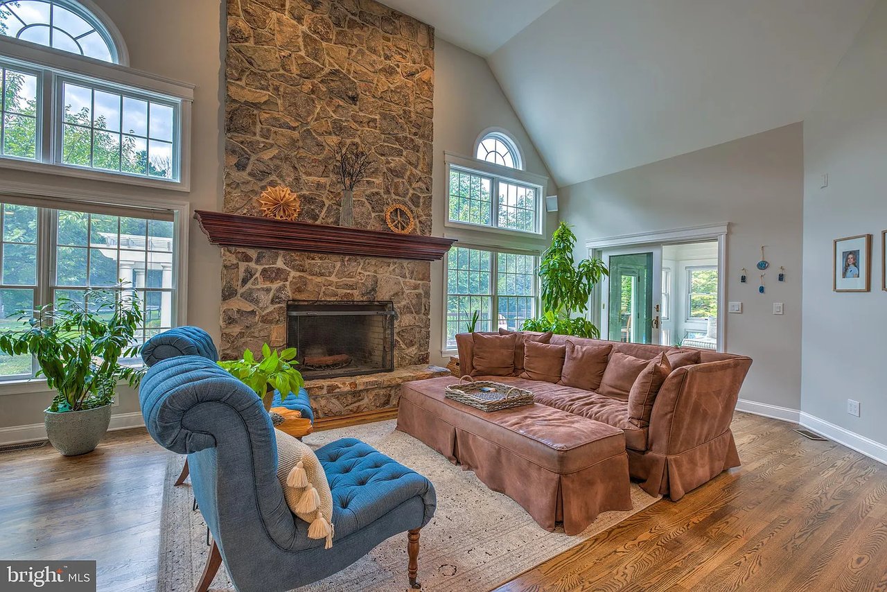 6 Rustic Dr