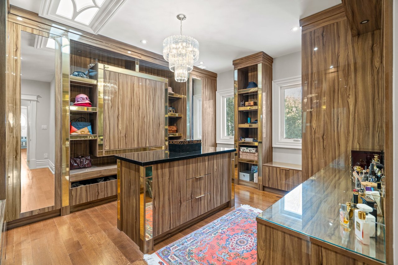 A Rare Ravine Estate