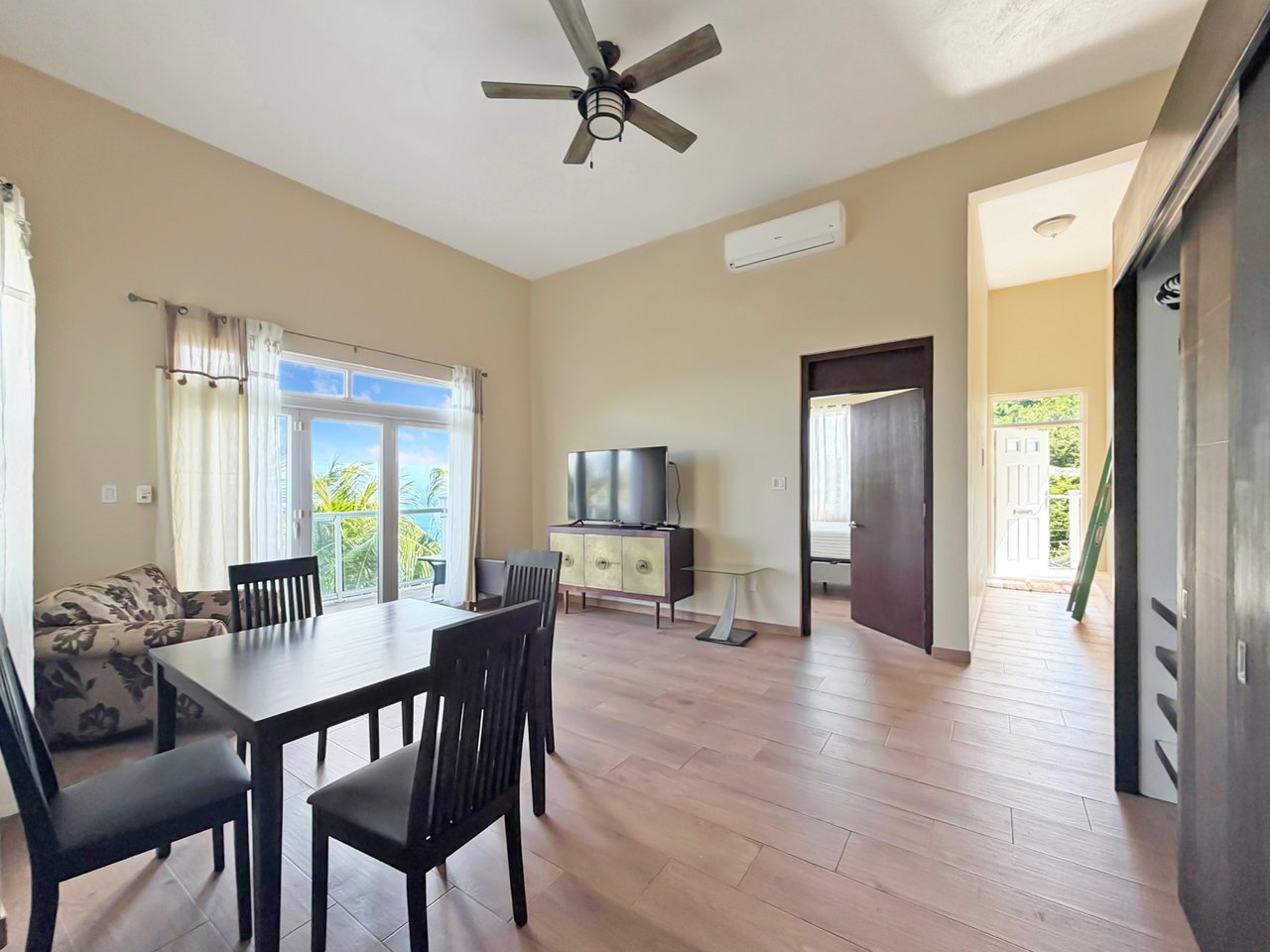 1120 Rogue's Bay 1 Bedroom Apartment