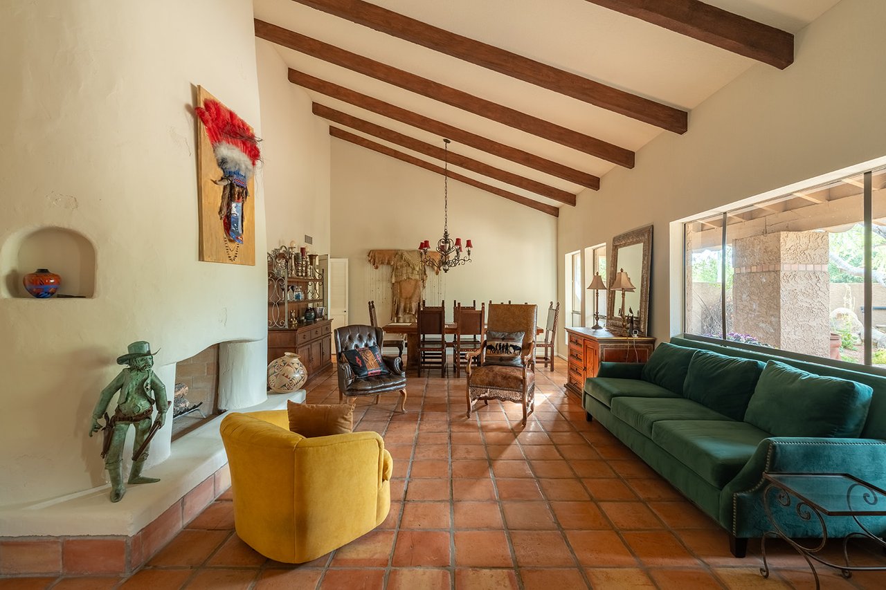 7507 N VIA DE LOS LIBROS