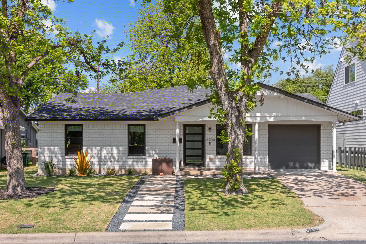 6704 Hardy DR