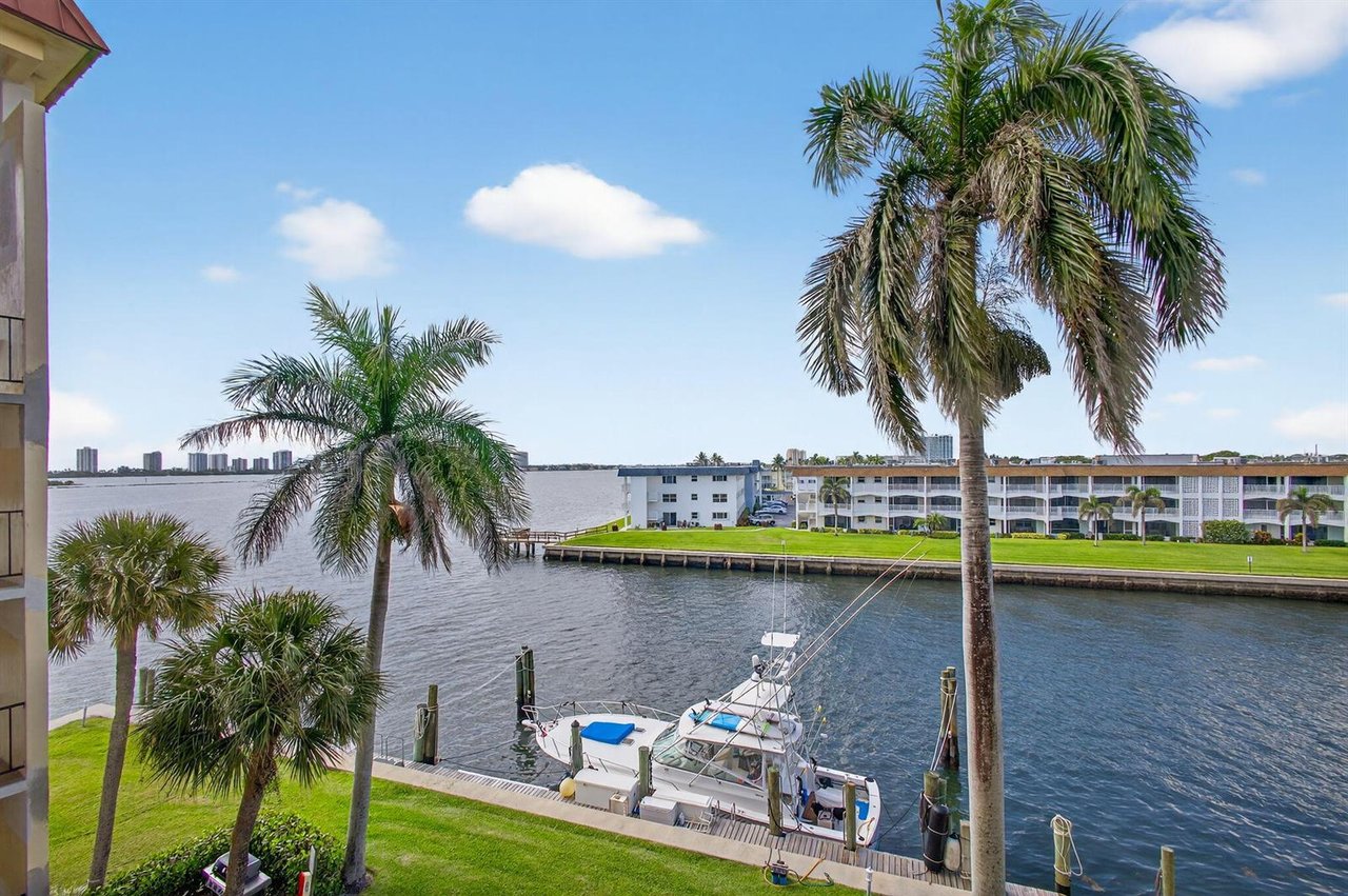 100 Paradise Harbour Boulevard #204