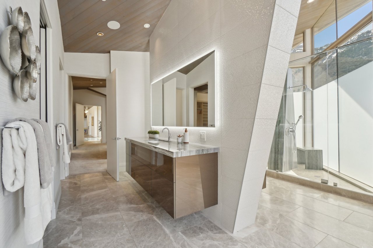 4141 E Canyon Estate Dr
