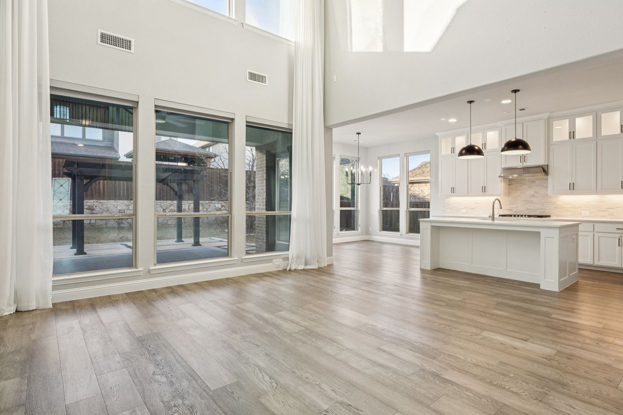 1001 Grassy Shore Ln