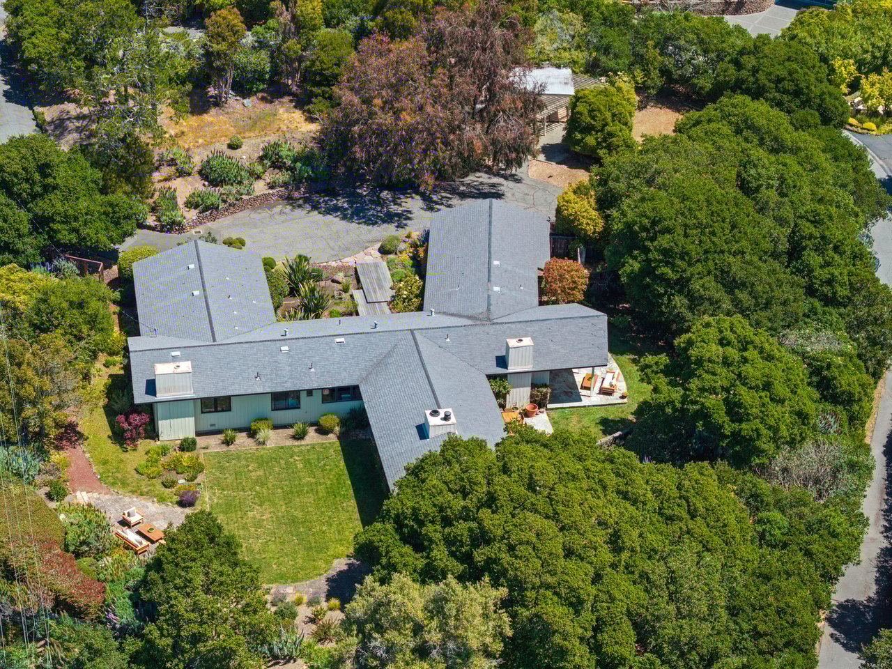 Rare 1+ Acre Dream Site