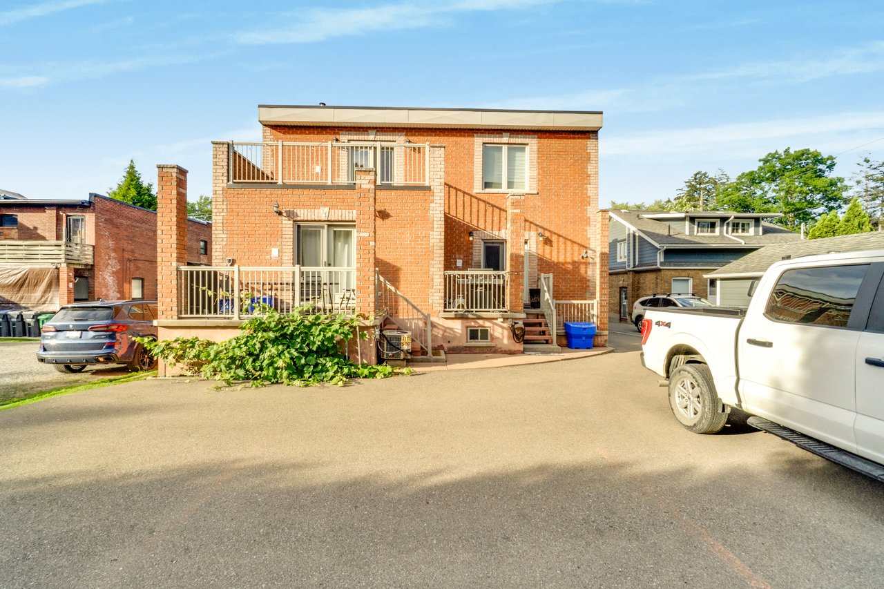 48 Mississauga Rd N 1