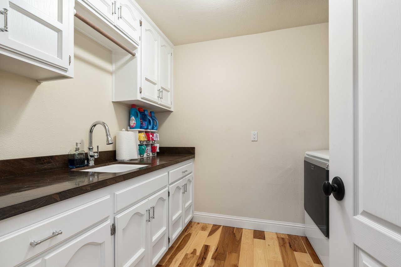 841 E Country View Circle