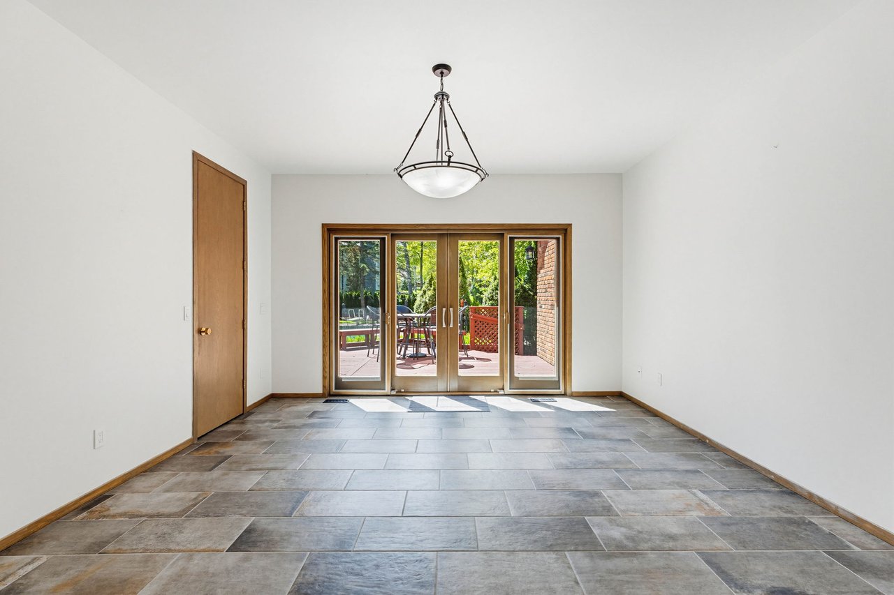 1743 Beechwood Way