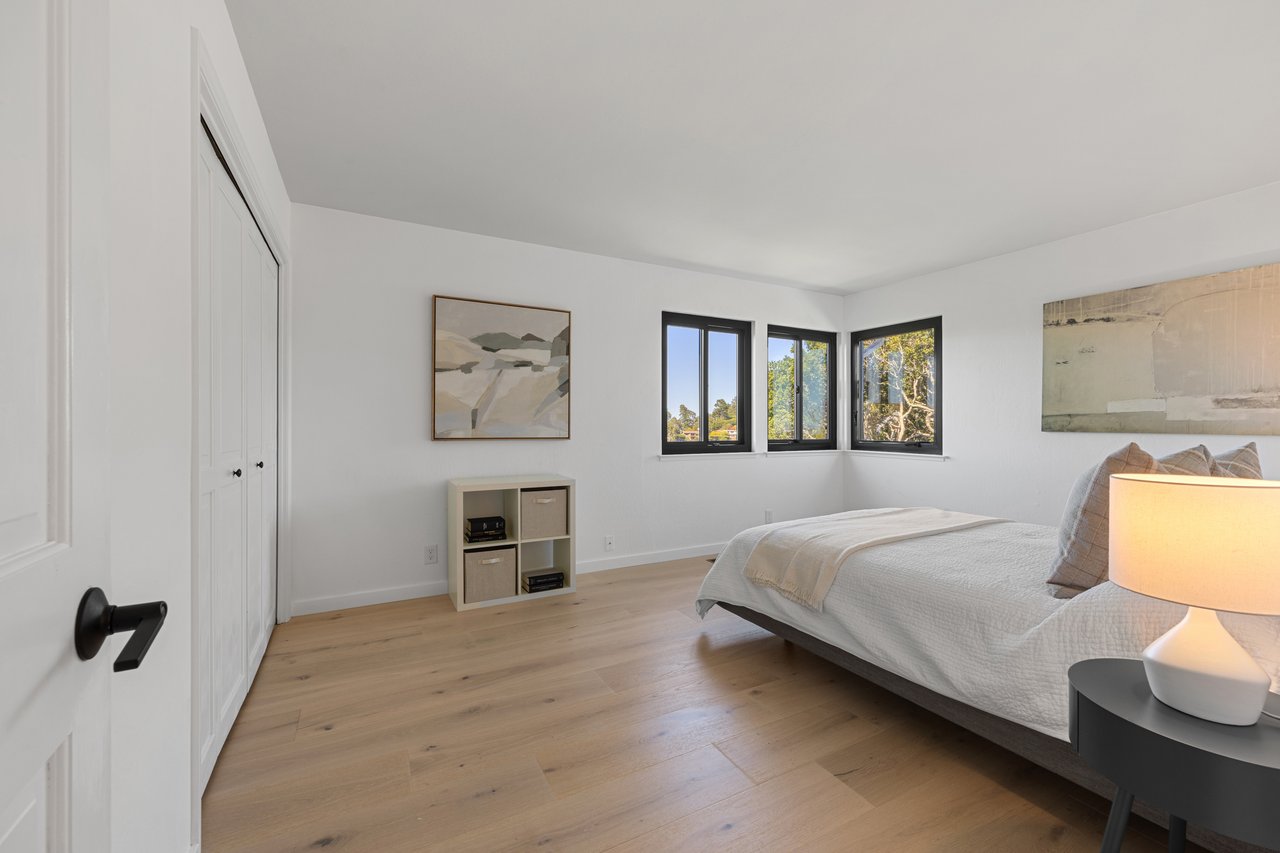 Stylish View Home on a Cul-De-Sac
