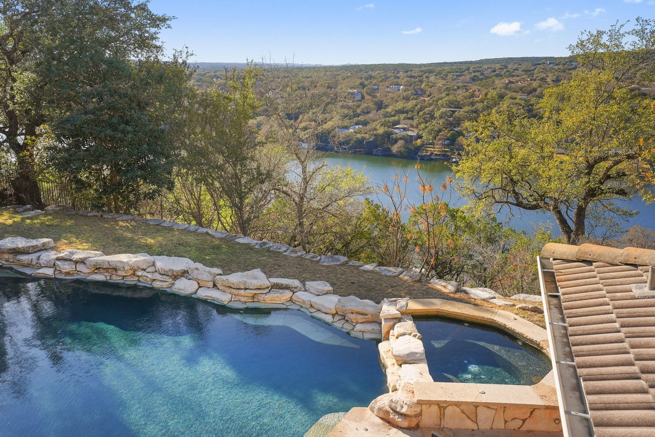 3800 Hunterwood Point