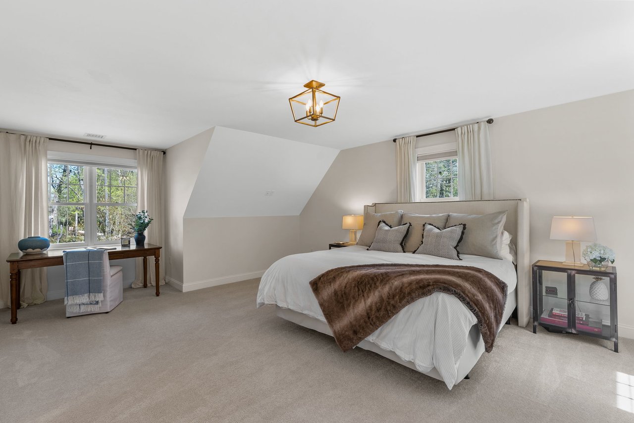 11 Lisa Ln Pembroke, MA 02359