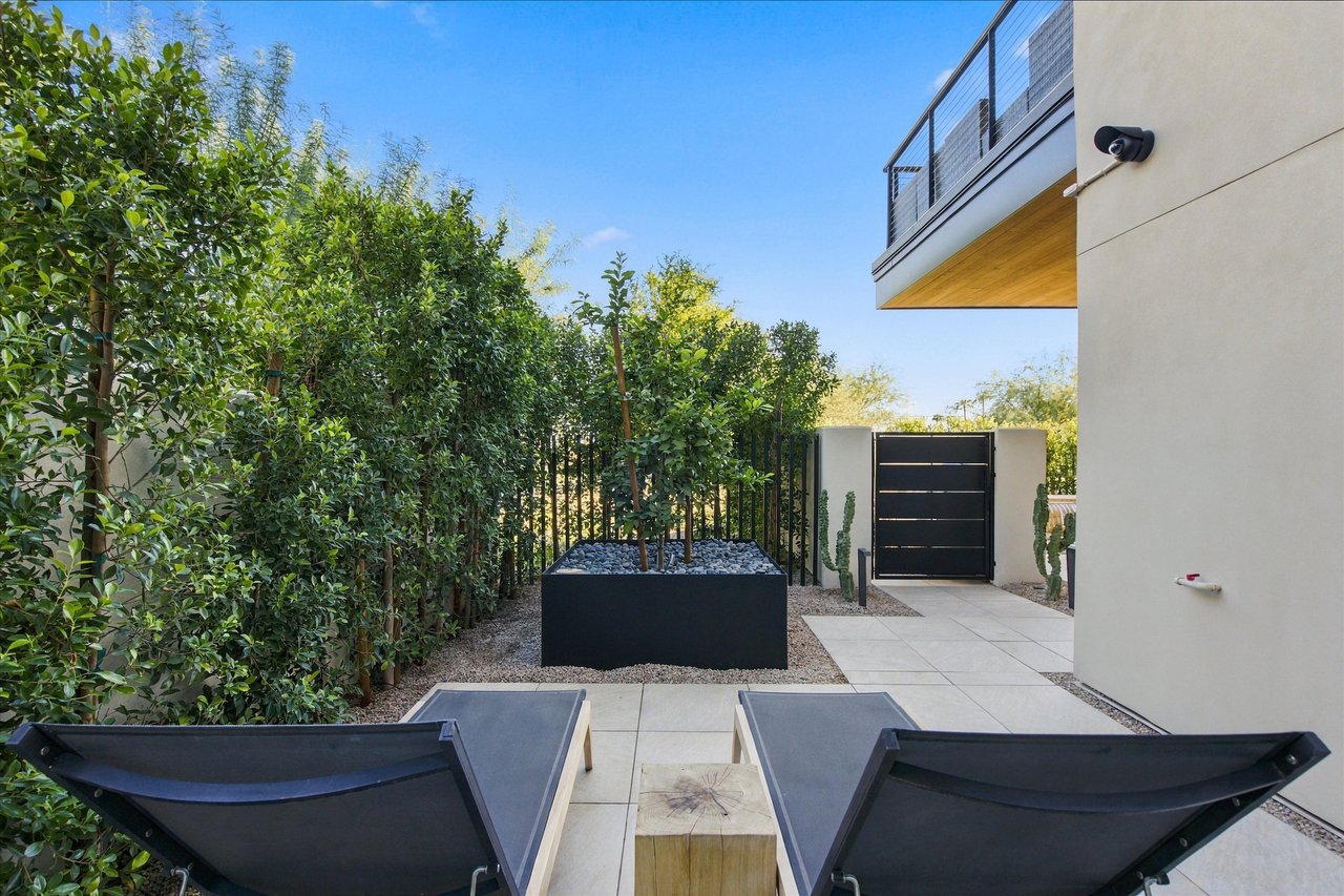 6311 E PHOENICIAN Boulevard 17