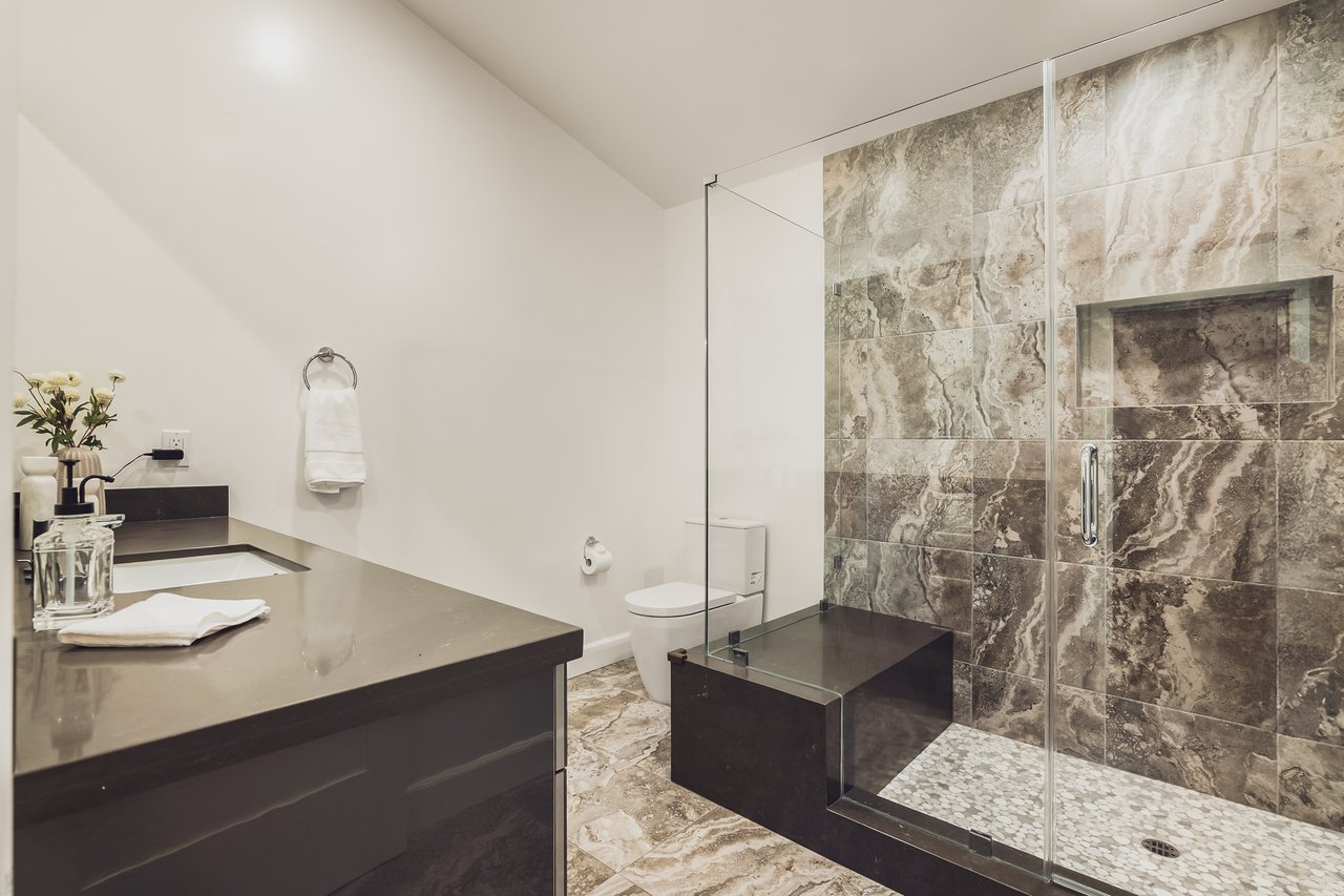 18065 Boris Dr, Encino