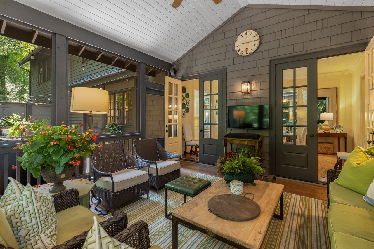 18 Moorewood Circle