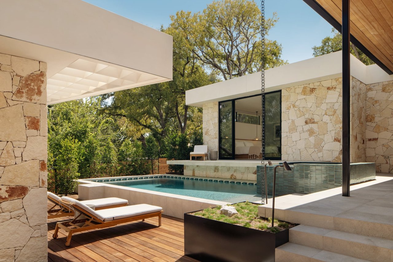 2702 Rockingham Drive