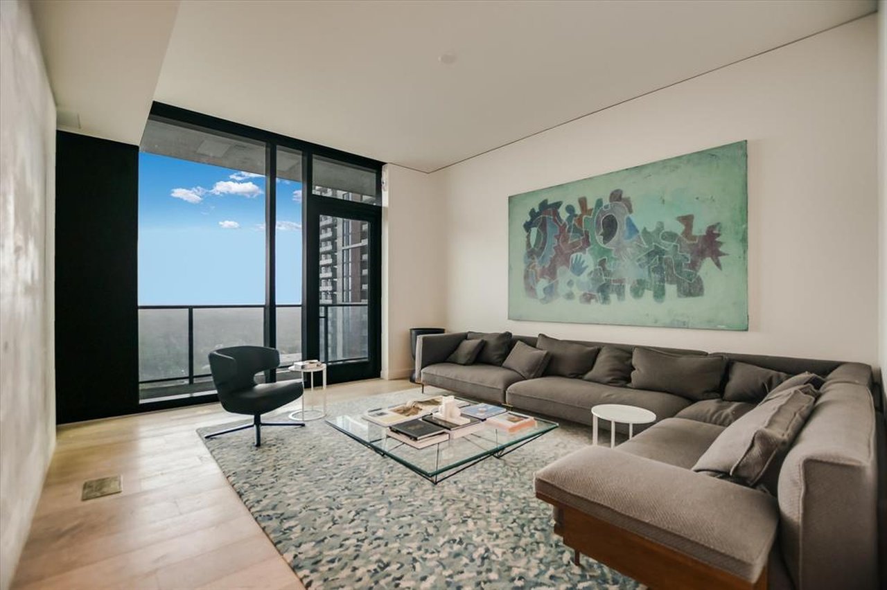 The Modern Residences: 610 Davis St. #2412