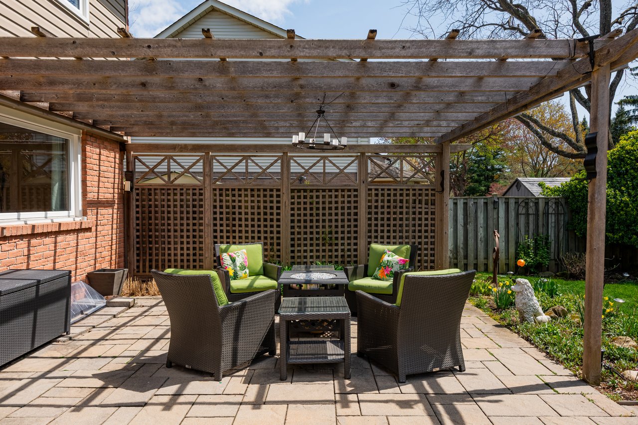 Family Oasis in Ford