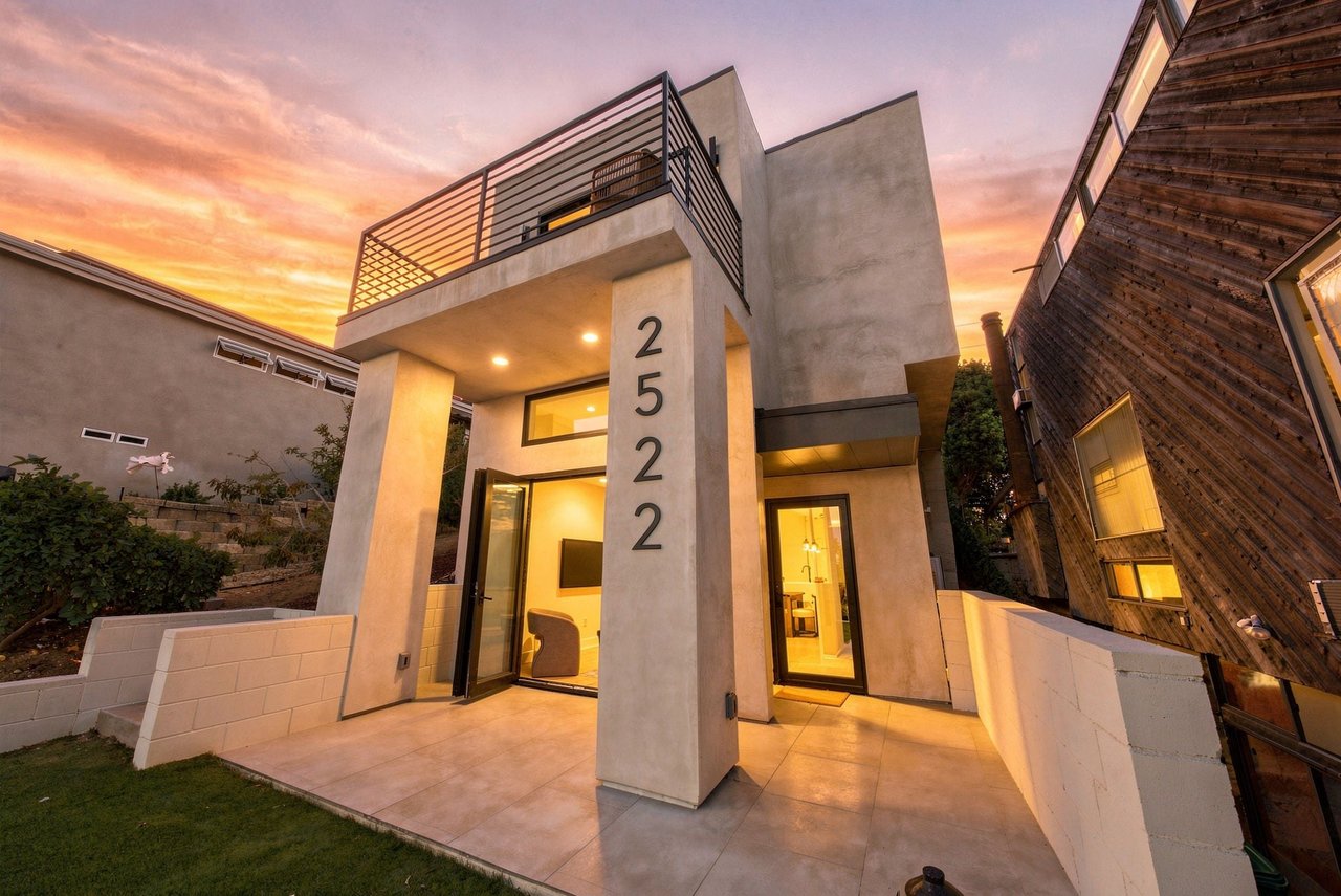 2522 Chalcedony St San Diego