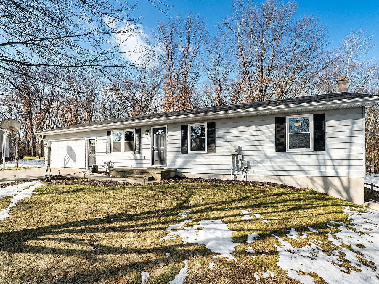 5852 Mari Anne Dr