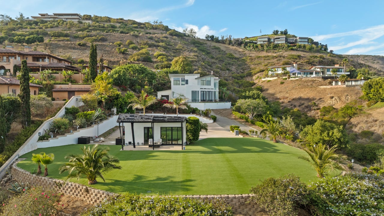 Luxurious Architectural Estate