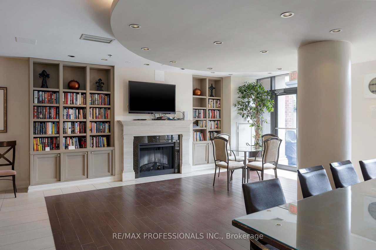 CONDO LIVING IN LUXURY 