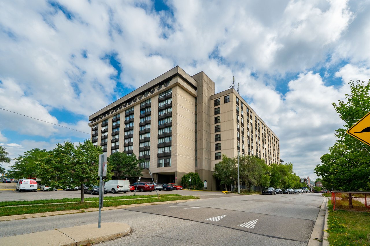 2737 Keele St 312