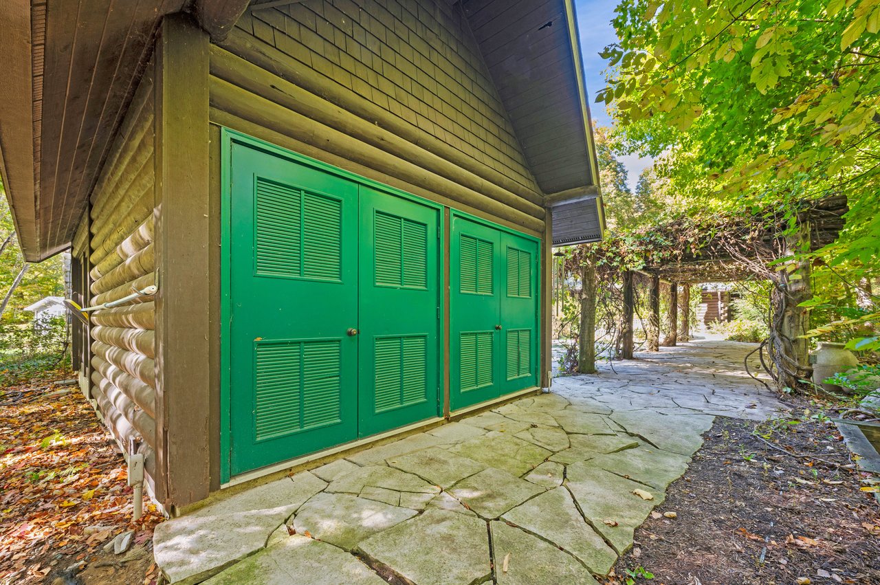 14657 Lakeshore Road