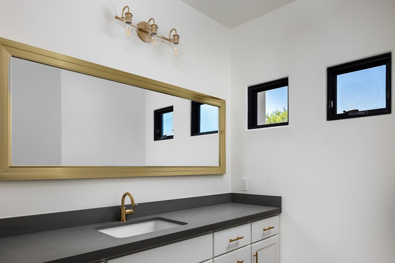 6718 E SAN JUAN Avenue