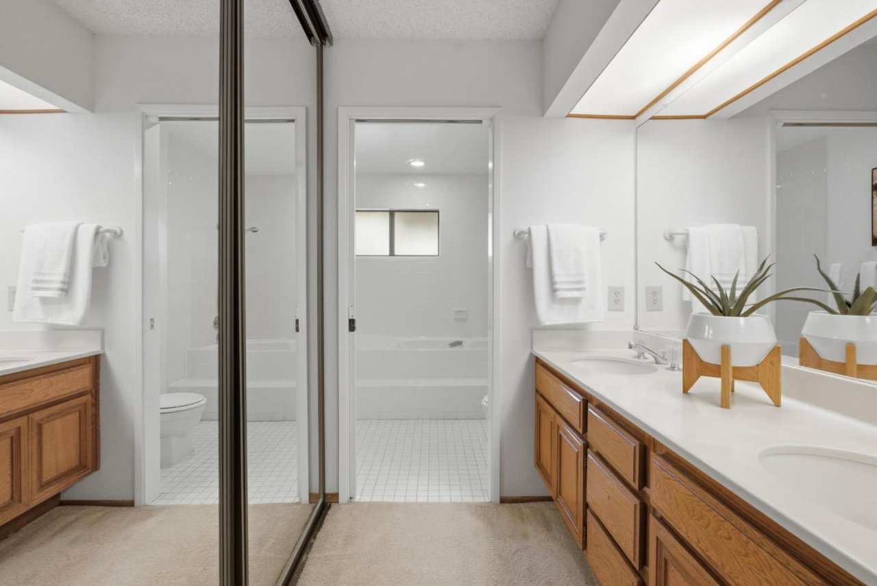 17 Azalea Ln, San Carlos
