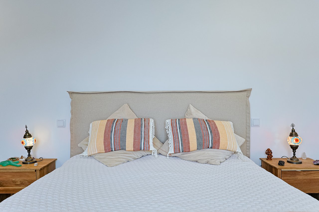 Modern 2-Bed, 2-Bath Apartment in Central Marinha Grande – Near Nazaré