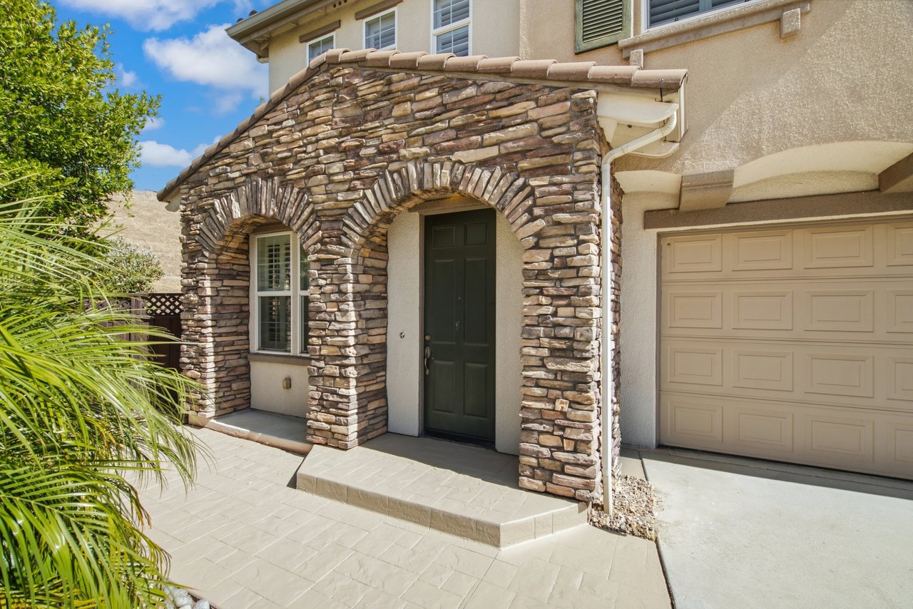 375 Longhill CT