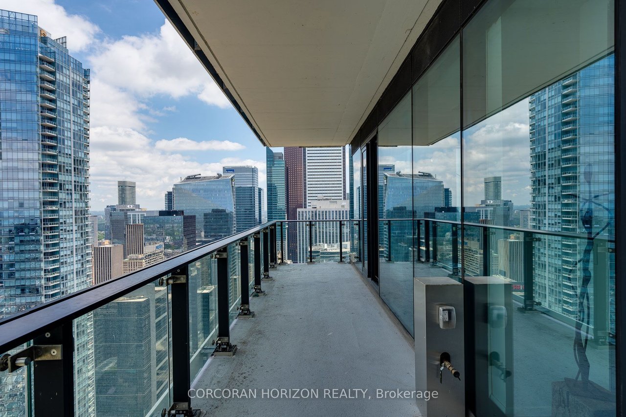 PENTHOUSE PERFECTION ON THEATRE ROW