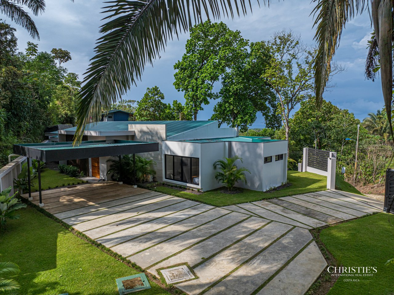 Casa Iguana Turnkey Tropical Paradise