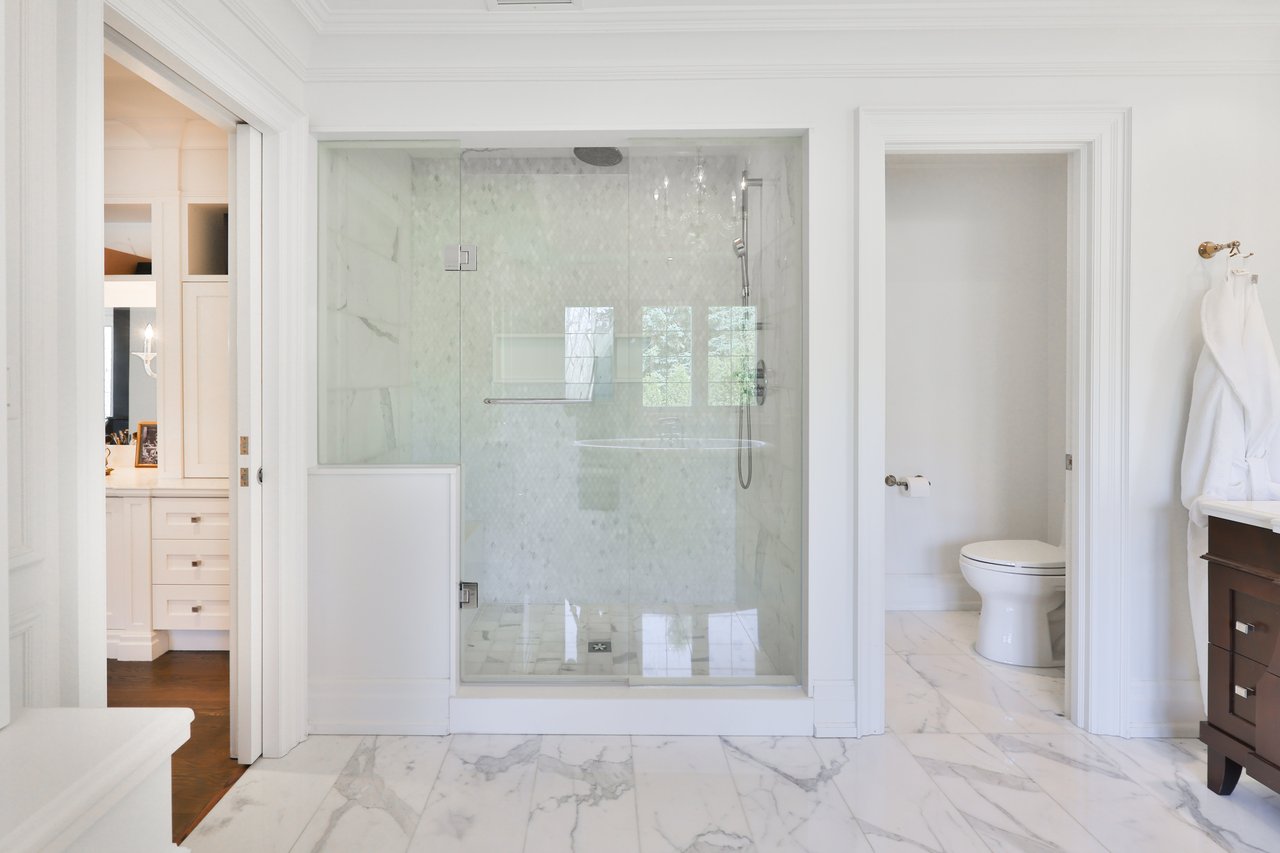 1497 Lakeshore Road W