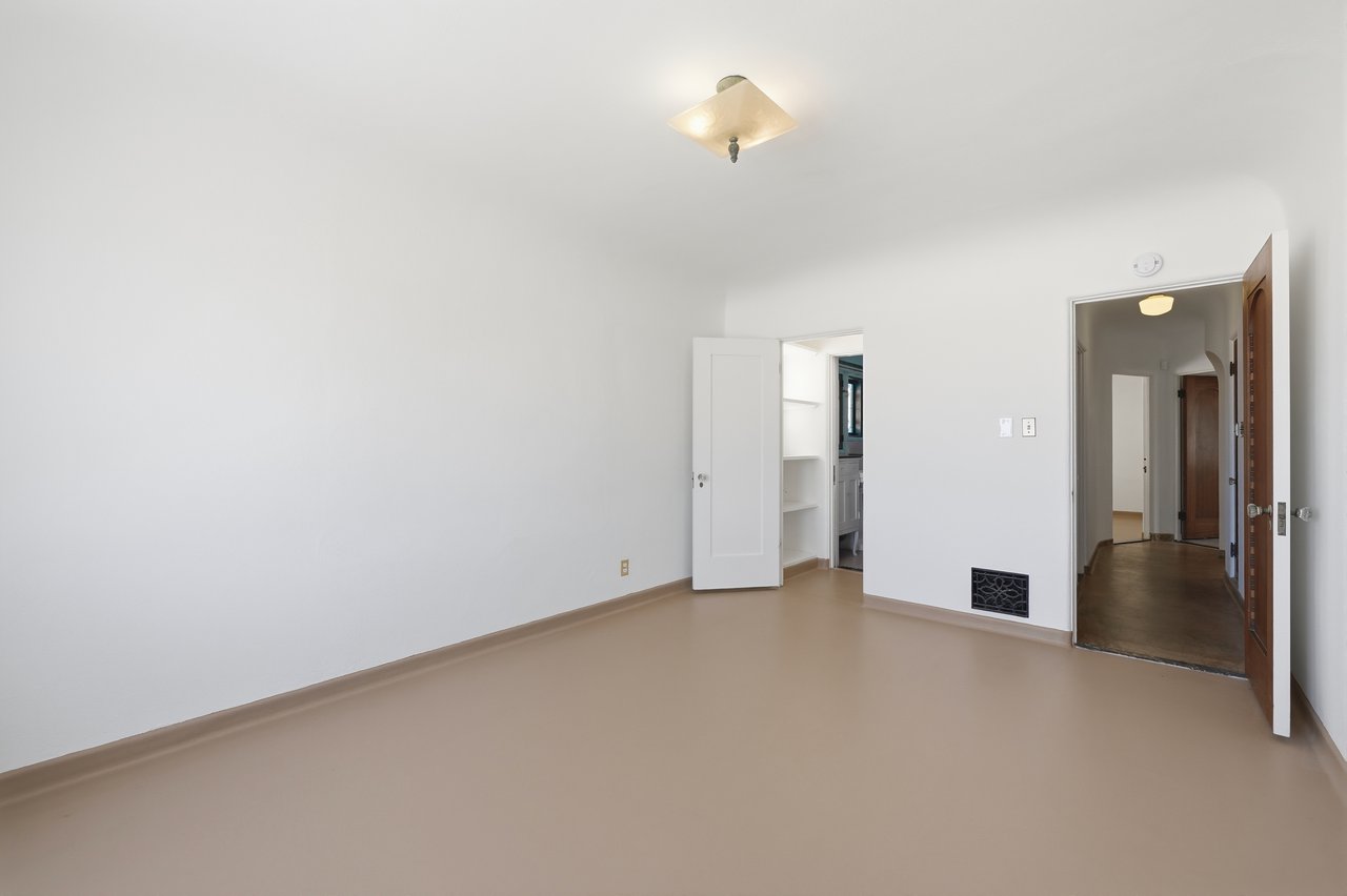 1602 The Strand (Entire Property)