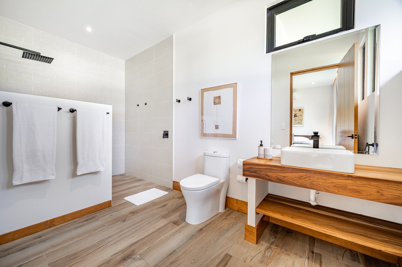 Casa Canto del Agua | Luxury 7-Bedroom Villa with Two Guest Apartments in Hacienda Pinilla’s Reserva de Golf