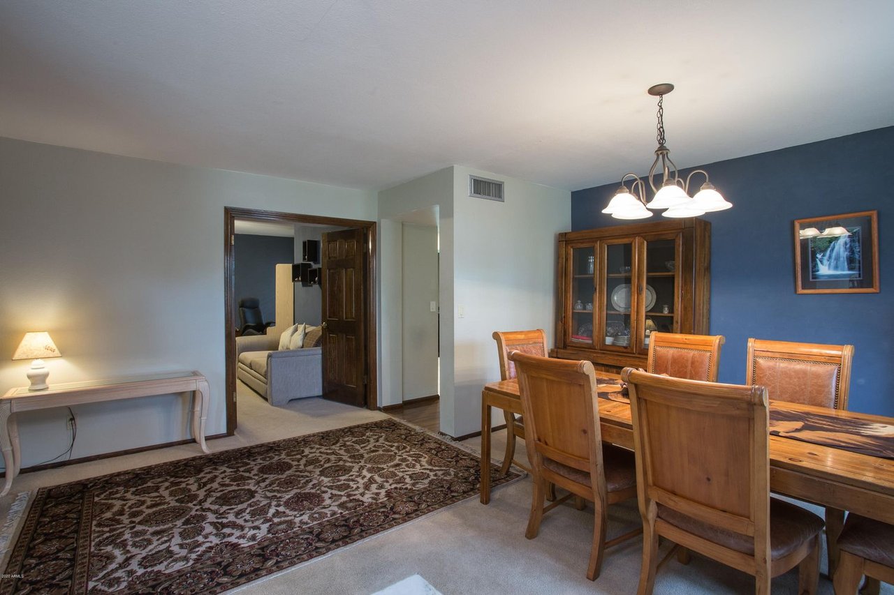 16043 N 52nd Pl