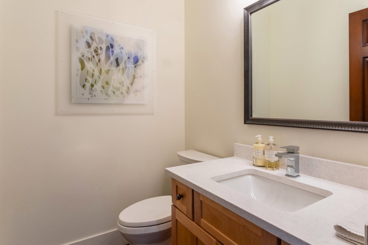 Bright & Stylish Willits Townhome with Modern Upgrades