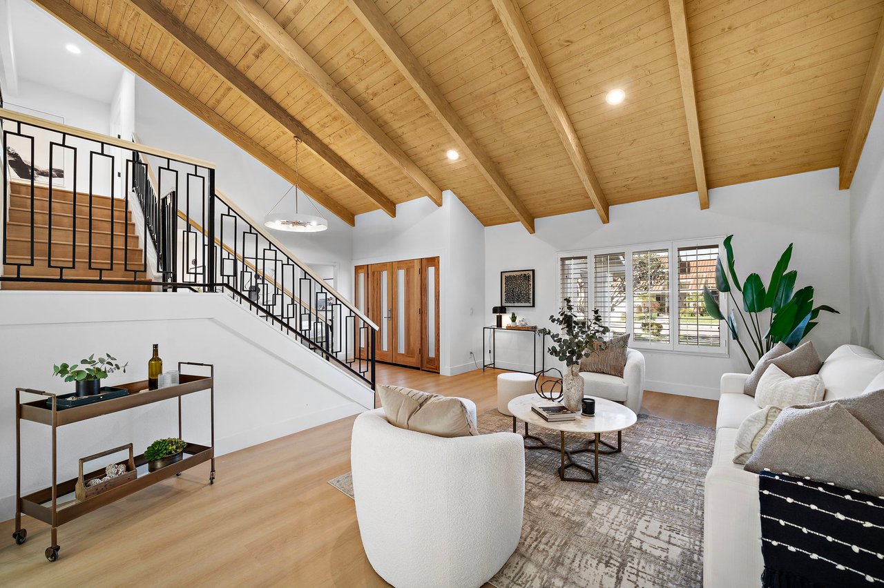 9560 La Amapola Avenue