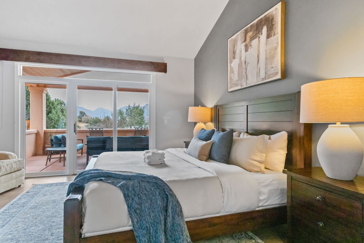 5 Bed, 3 Bath Uptown Sedona-Game Room-Sauna-Cold Plunge-Jacuzzi-Gym