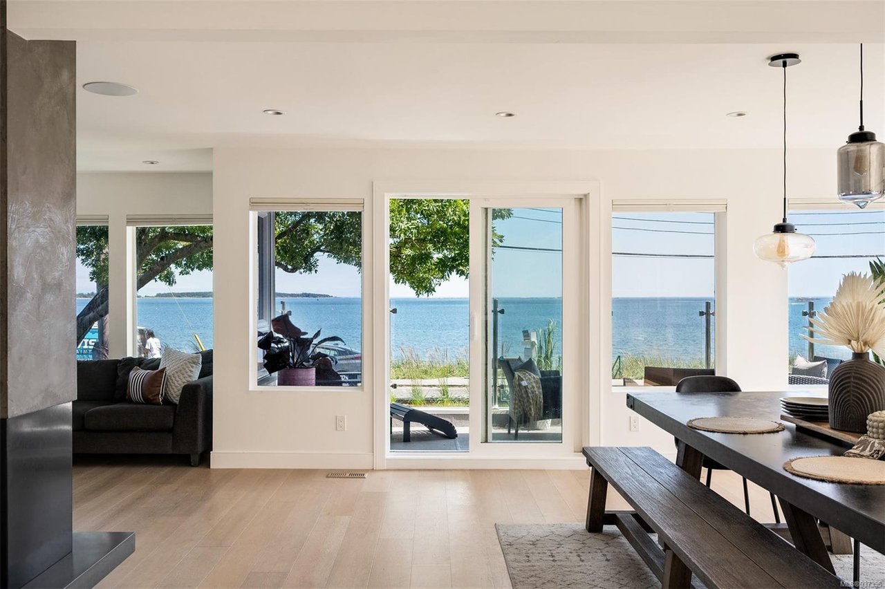 2378 Esplanade