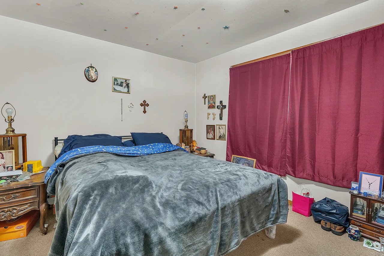 6048 W 79th Street, Burbank, IL