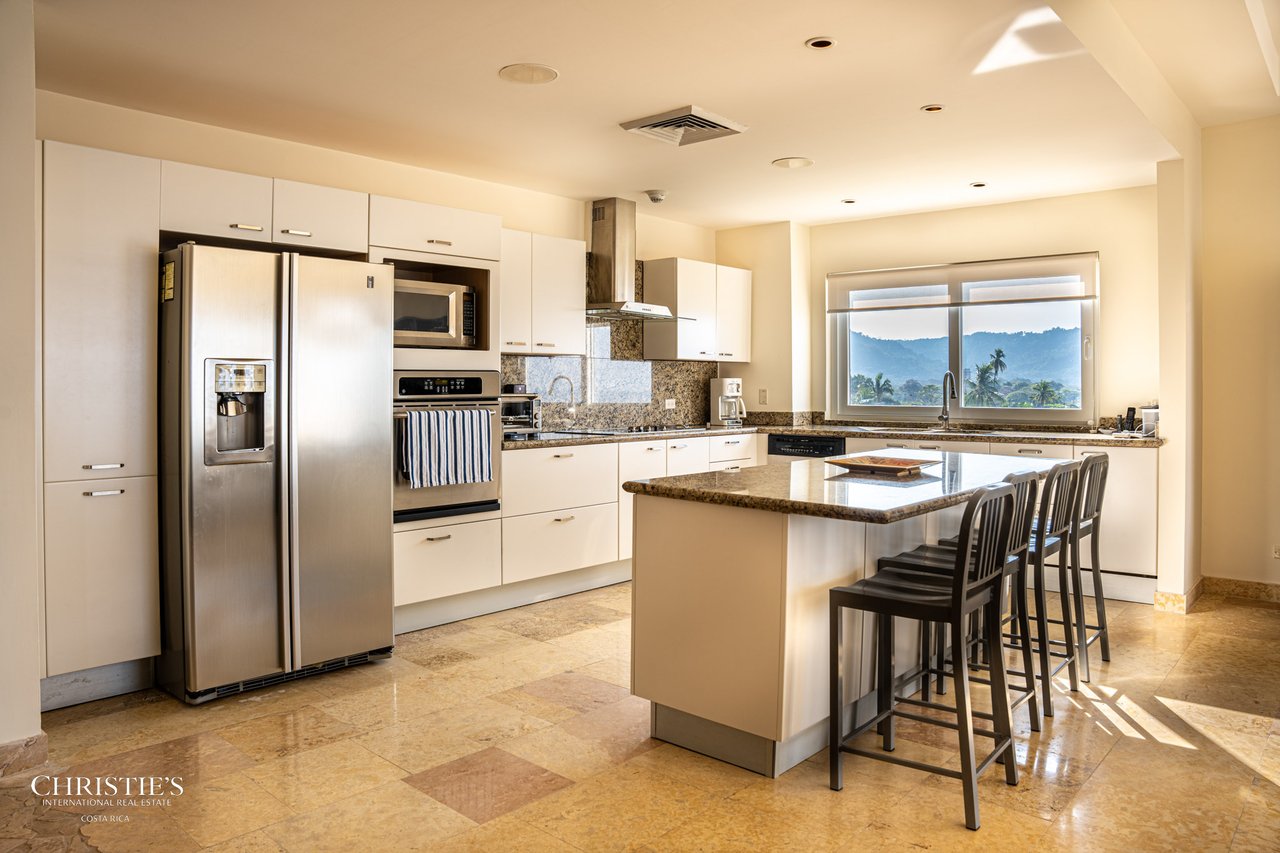 Elegant Oceanfront Living in Jacó – 2-Bedroom Condo at Acqua Residences