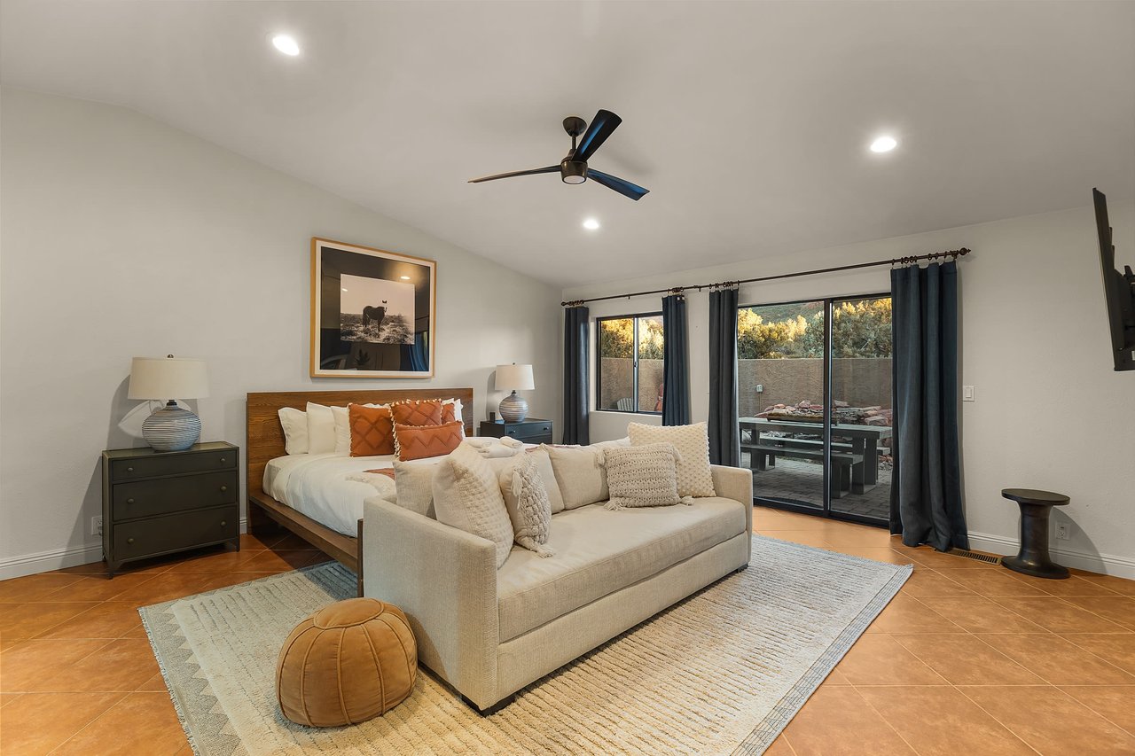 Splendor-Close to town, Huge Spa/Game Rm/Free Pets!