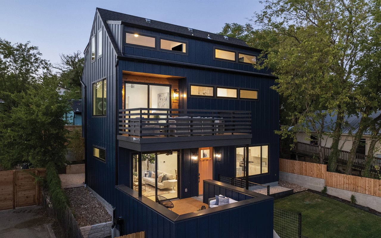 2406 E 8th St #1