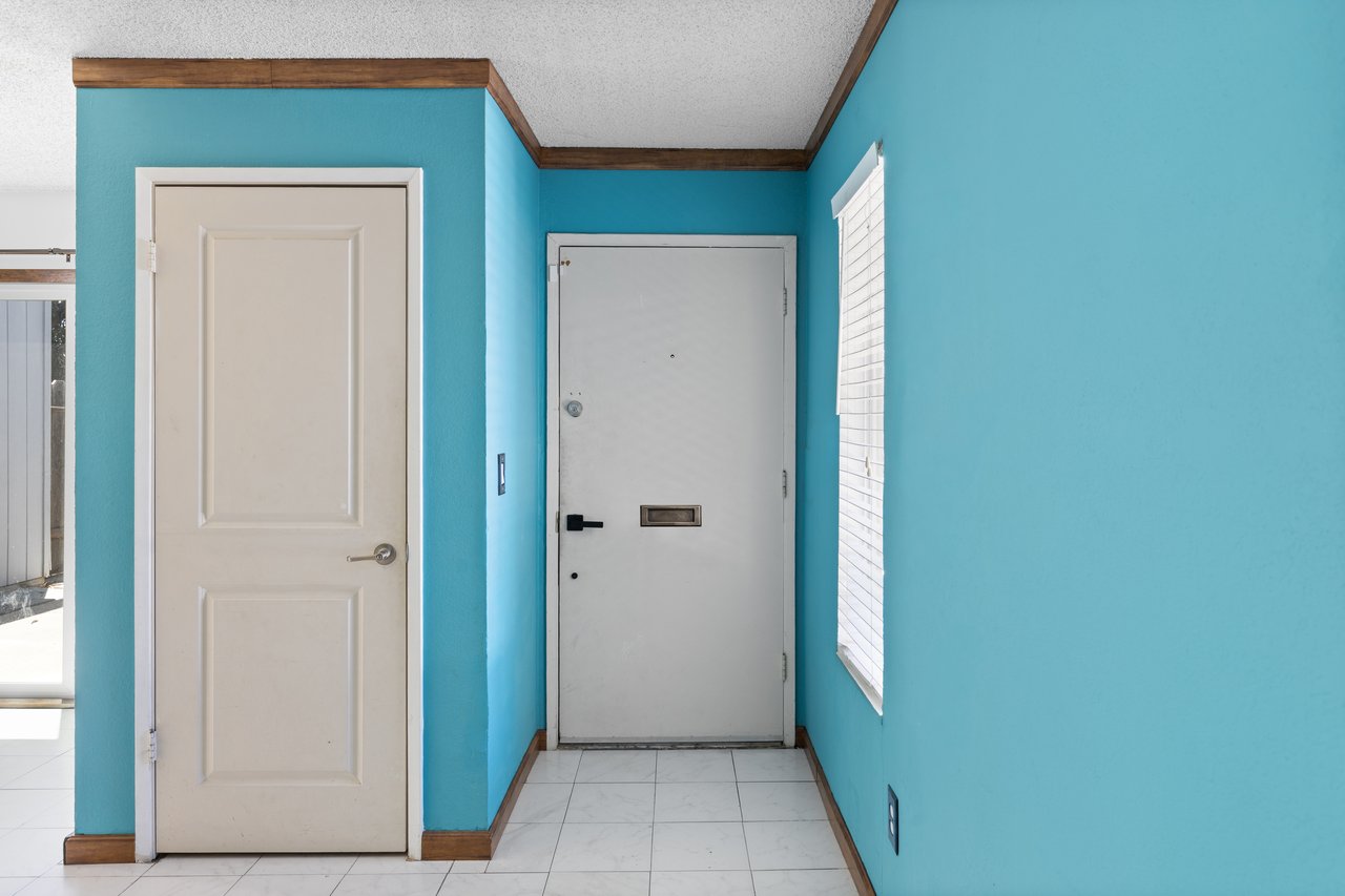 200 Del Luz Ct