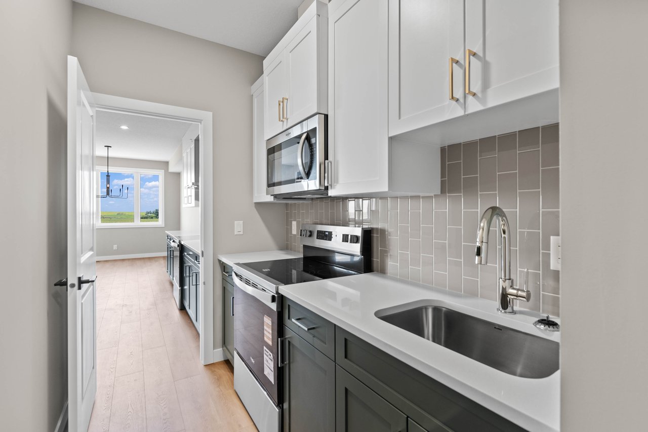 159 Belvedere Crescent SE