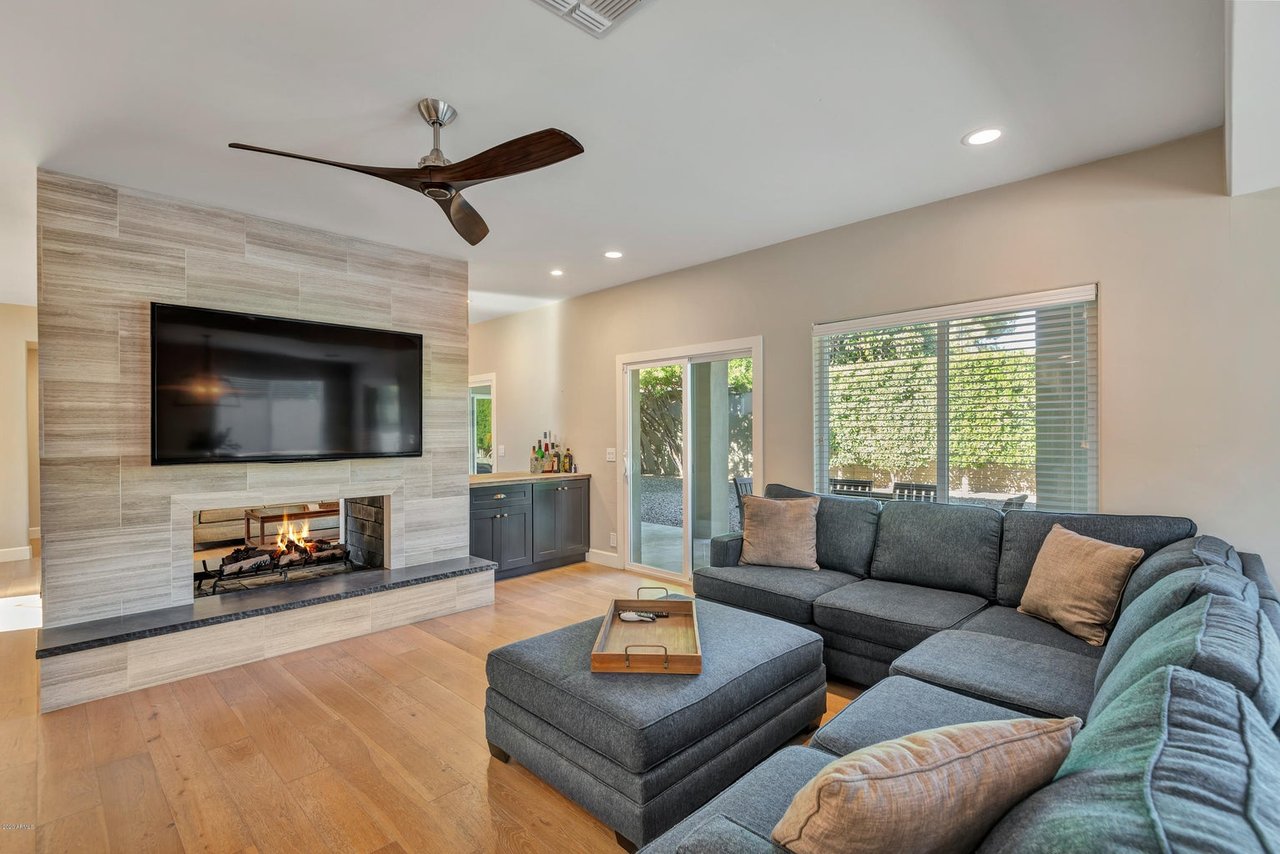 8714 E San Martin Dr