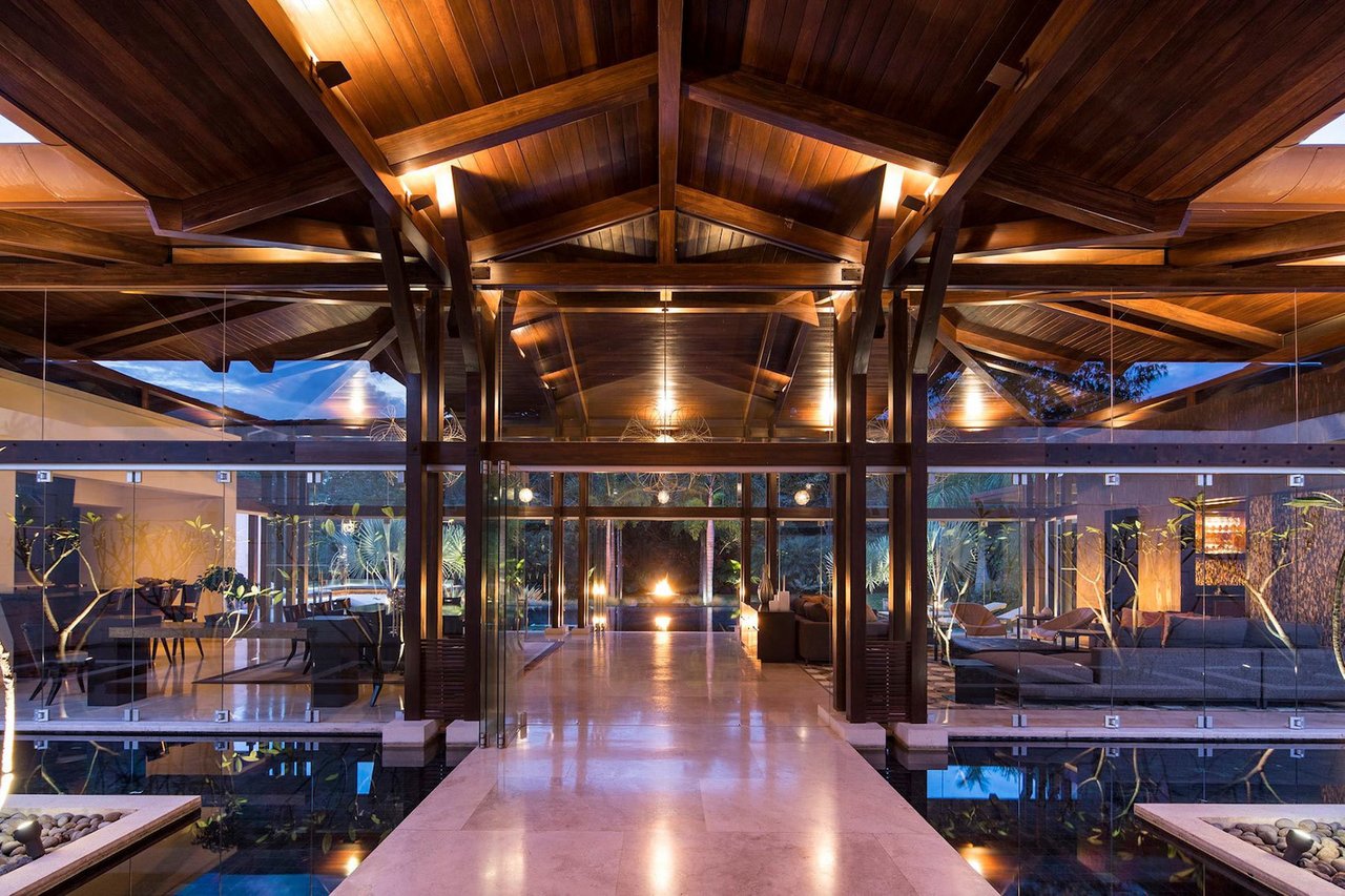 Tropical Single Story Estate, Santa Ana, San Jose