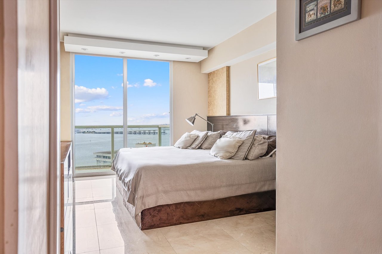 Emerald at Brickell 2105